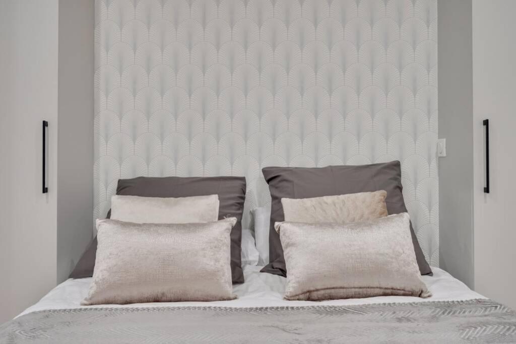 Suite Luxury Republique Paris Exterior foto