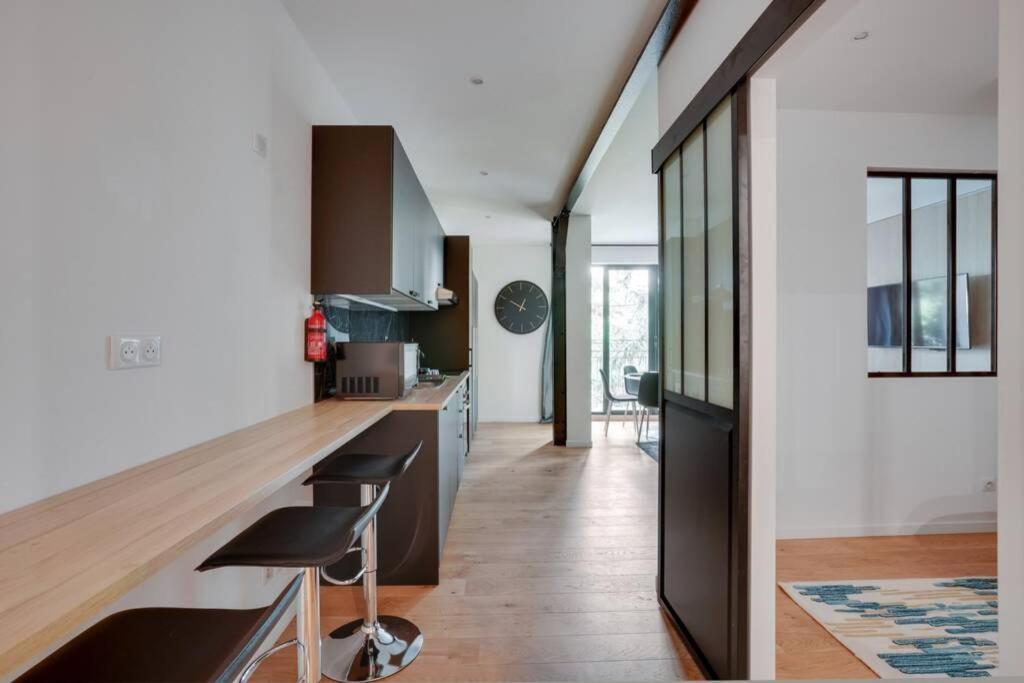 Suite Luxury Republique Paris Exterior foto