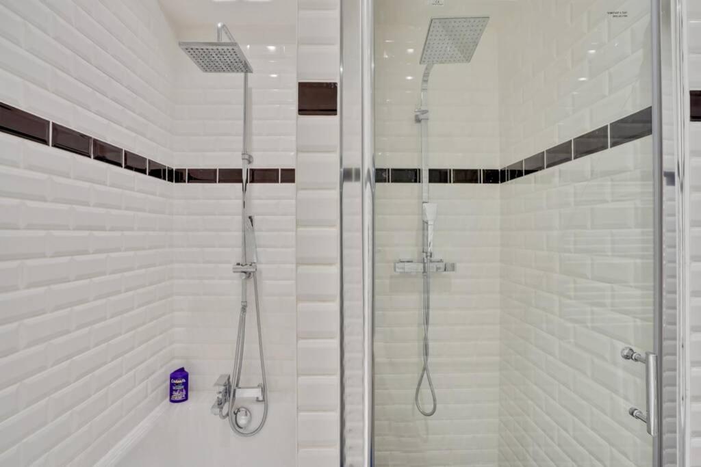 Suite Luxury Republique Paris Exterior foto
